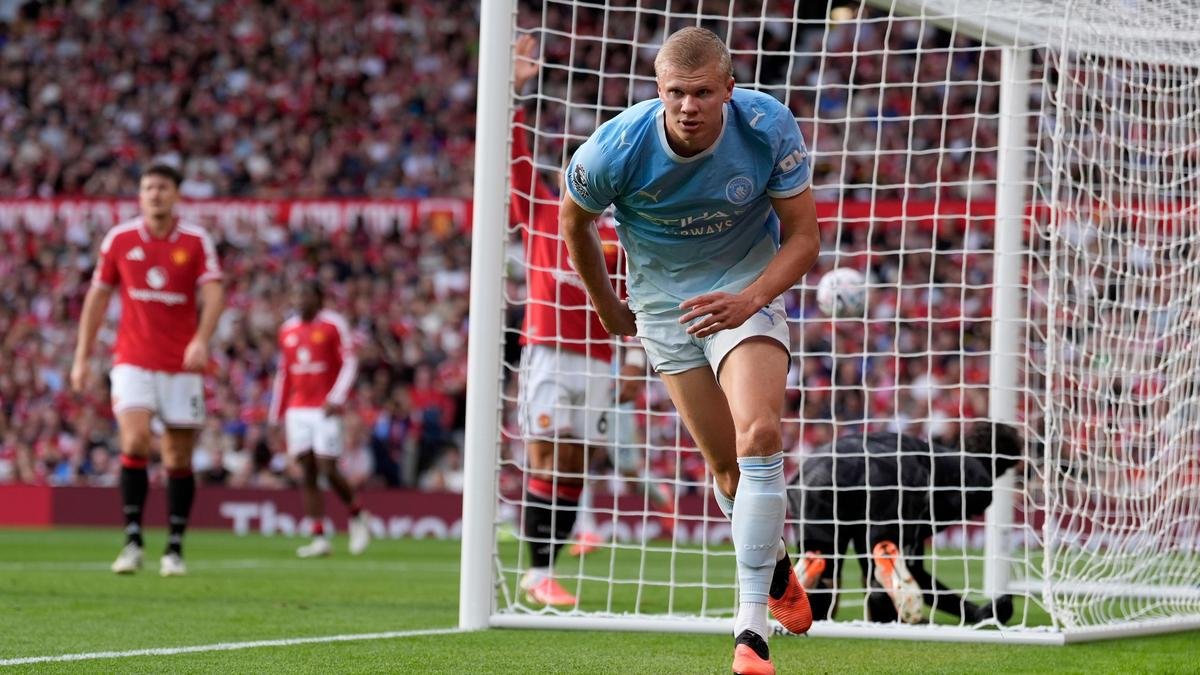 10-man City beats United; Yamal stars for Barcelona