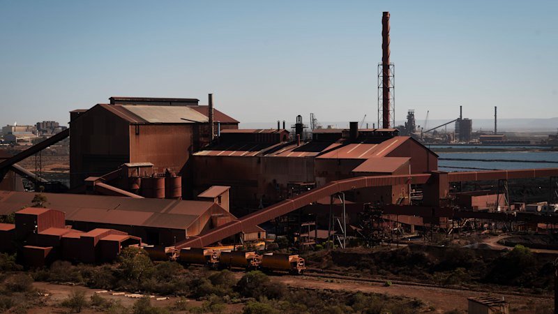 Whyalla blast furnace restart fails, more than 500 jobs to be cut