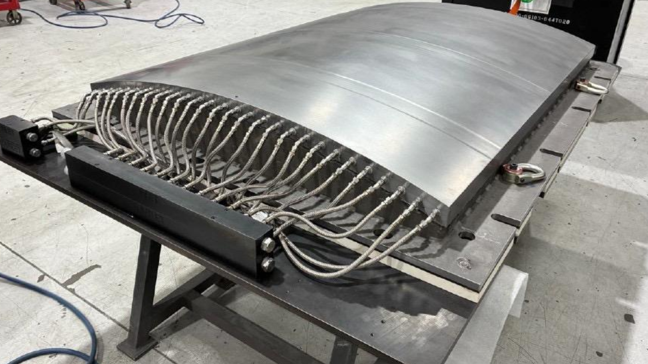 Oak Ridge scientists spent 8 weeks 3D-printing a 2-ton, 6-foot steel mold for Boeing's NASA plan