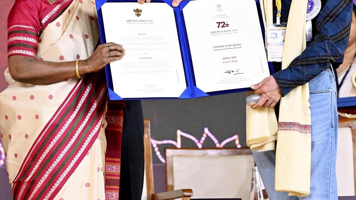 72nd National Film Awards: Anant Nag receives Dadasaheb Phalke Award from President Murmu