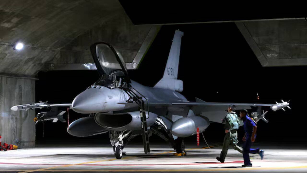 Taiwan to receive first new F-16 Viper jets from US