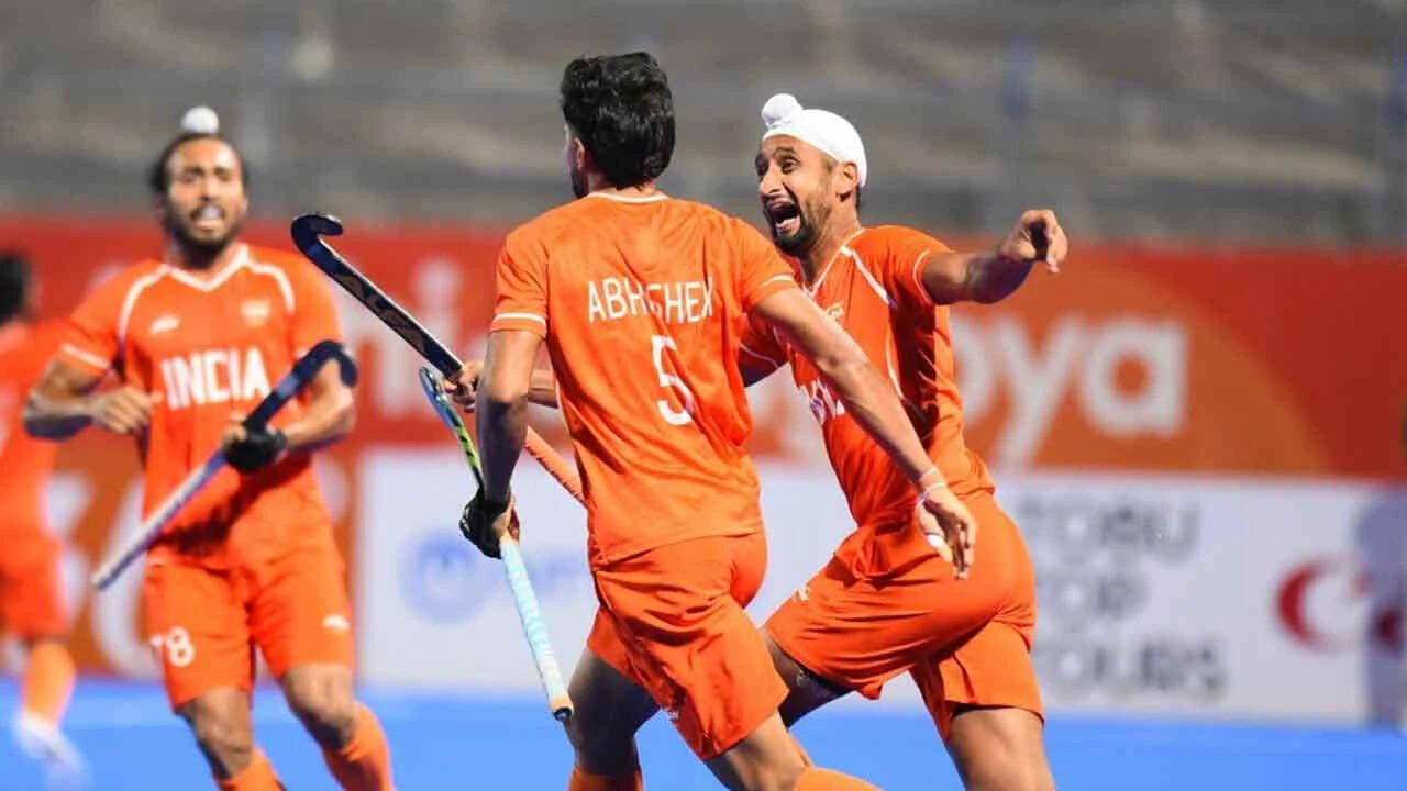 Abhishek strikes with 45 seconds left as India pip Pakistan 4-3 to reach hockey final