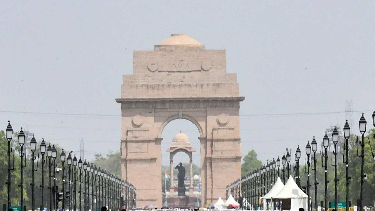 Delhi records worst AQI of season